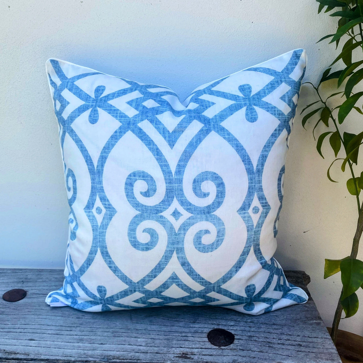 45x45cmm Luxury Linen Blue and White Cushions