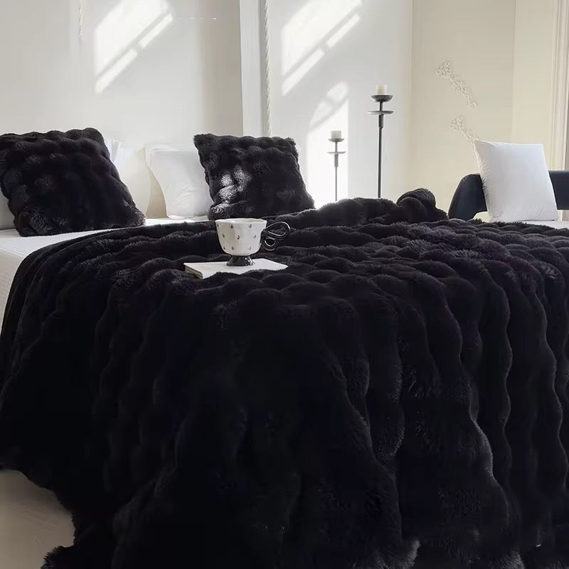 Extra Large Faux Fur Throw Blanket | Elysian Black