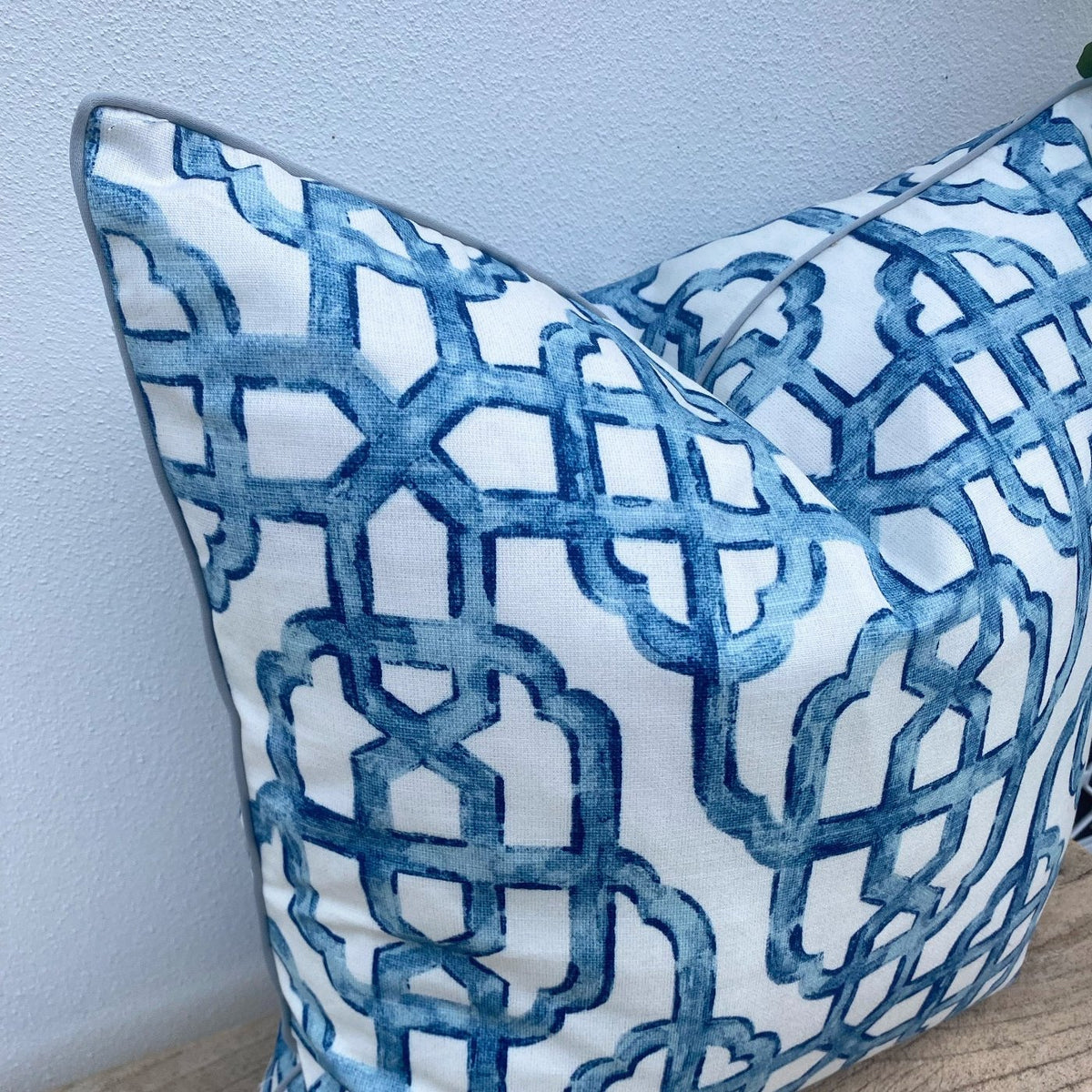 Blue and White Cushions Decorative Throw Pillow Covers Cotton — free download