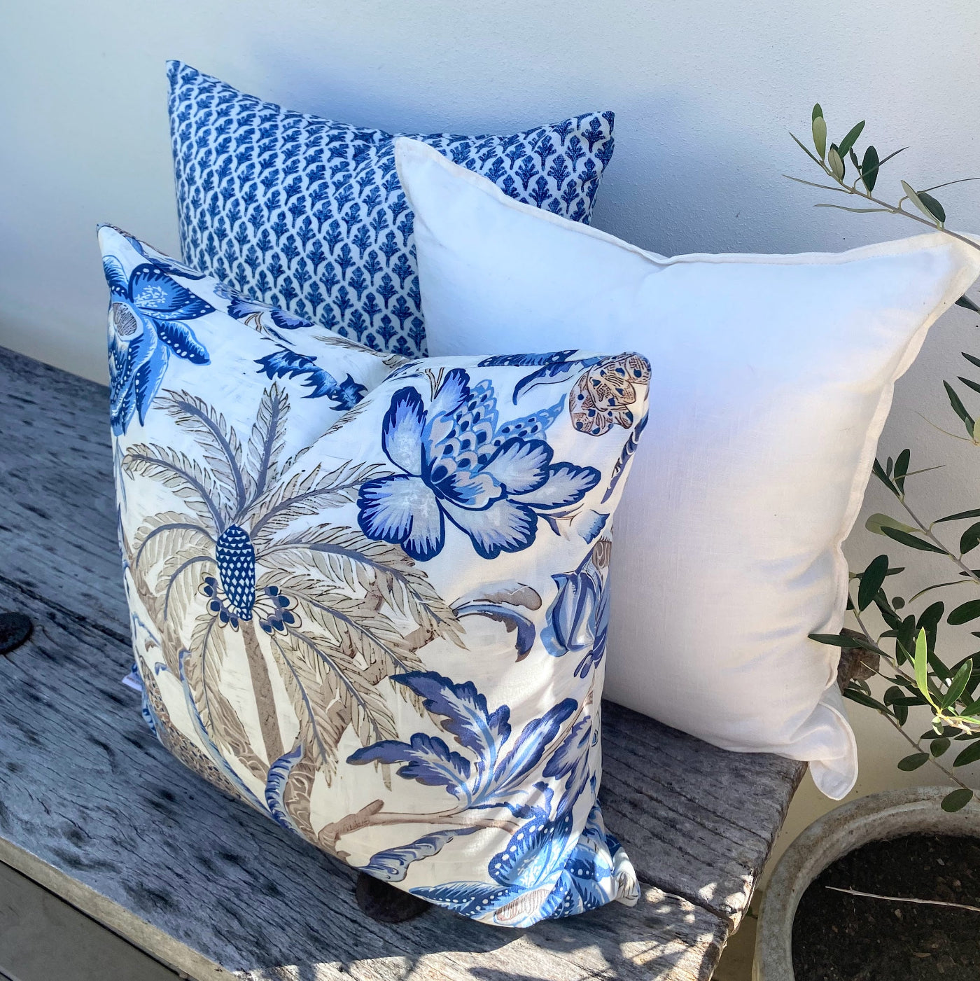 Set of 3 Palm Cushion for Coastal Decoration