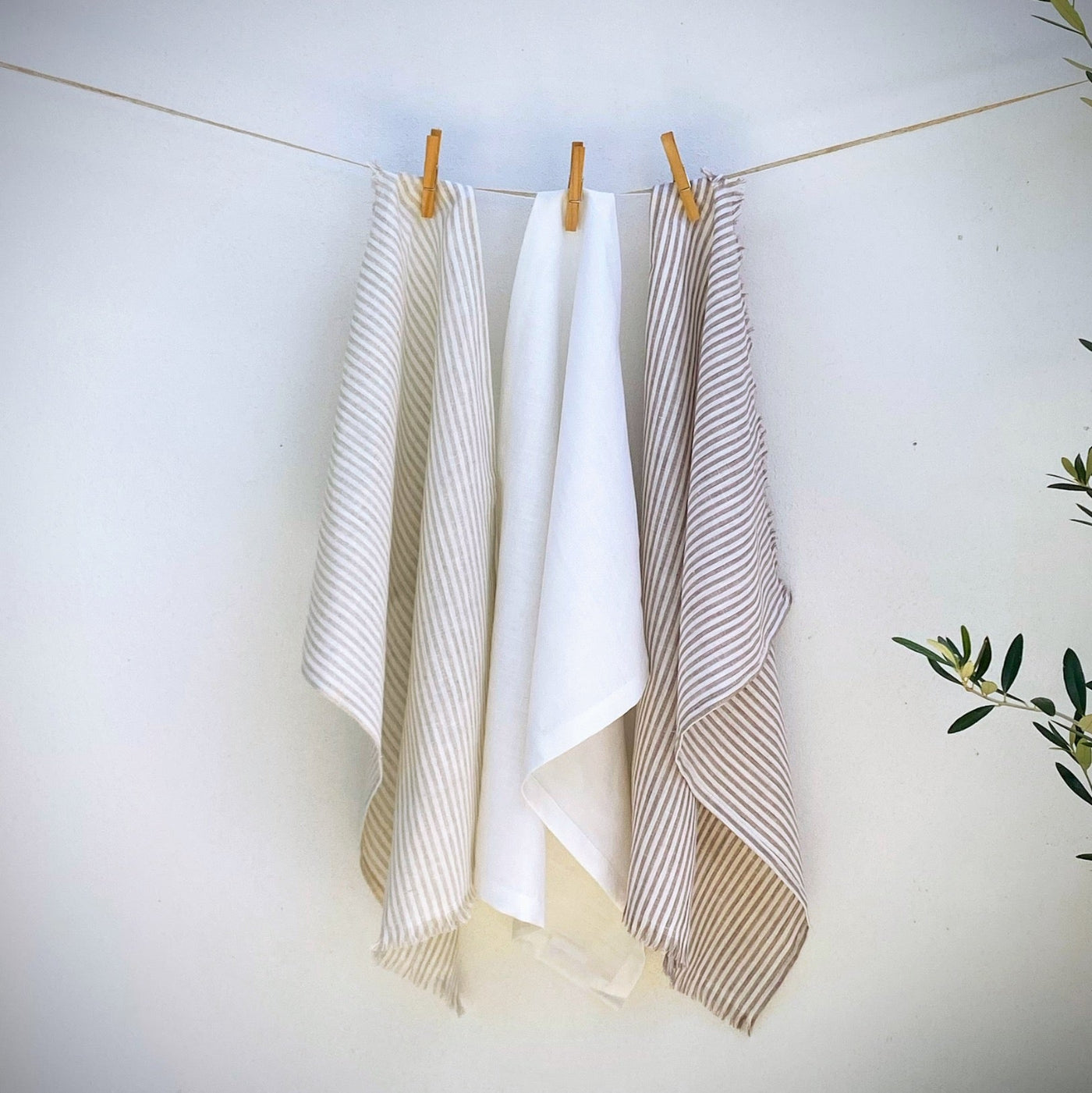 White Striped Kitchen Dish Towel Set